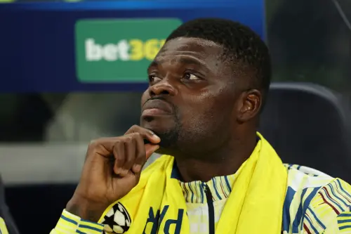 ▲迦納球星帕爾特伊（Thomas Partey）遭到英格蘭後衛斯賓塞（Djed Spence）無視，拒絕賽前握手，他發出公開信，強調已經提出無罪抗辯。（圖／美聯社／達志影像）