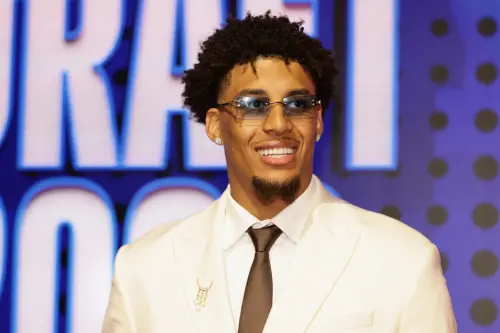 ▲2026年NBA選秀大會今（24）日正式上演，金州勇士隊在首輪第11順位做出了一個令各界高度關注的決定，選進了剛帶領密西根大學奪下NCAA全國冠軍的明星前鋒——亞克塞爾·倫德伯格（Yaxel Lendeborg）。（圖／美聯社／達志影像）