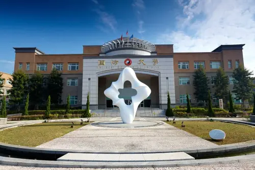 ▲國防大學成為今年榜單最大黑馬，以平均年薪77萬元排名第二。（圖／截取自國防大學臉書）