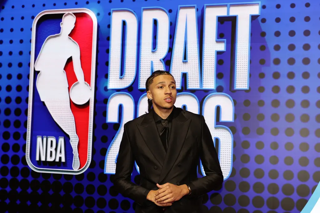▲2026年NBA選秀大會如火如荼進行中，洛杉磯湖人隊在首輪第24順位進行了交易，向上交易並挑選了來自貝勒大學（Baylor）的得分後衛卡爾（Cameron Carr）。（圖／美聯社／達志影像）