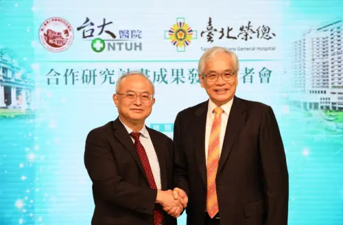 吳明賢病危！北榮院長陳威明不捨：我們像兄弟　翻出合照盼康復