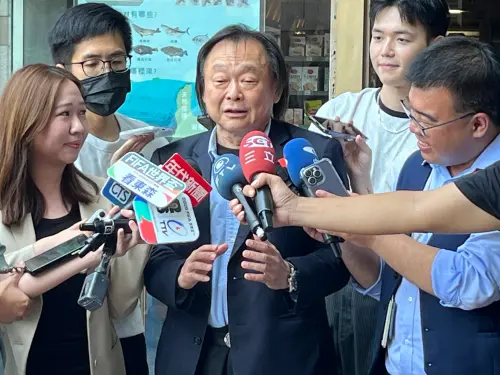 柯建銘、柯文哲同台！王世堅諷：好友好不用裝討厭「我緬懷他們」