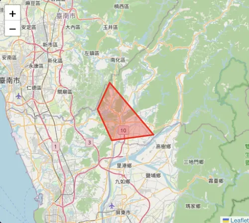 ▲氣象署發布最新高雄大雷雨對流影響範圍圖，針對旗山、美濃、內門大動作拉響「致災性」大雷雨警報，提醒當地居民與清晨通勤族慎防低窪淹水與瞬間強降雨。（圖／中央氣象署提供,cwa.gov.tw）