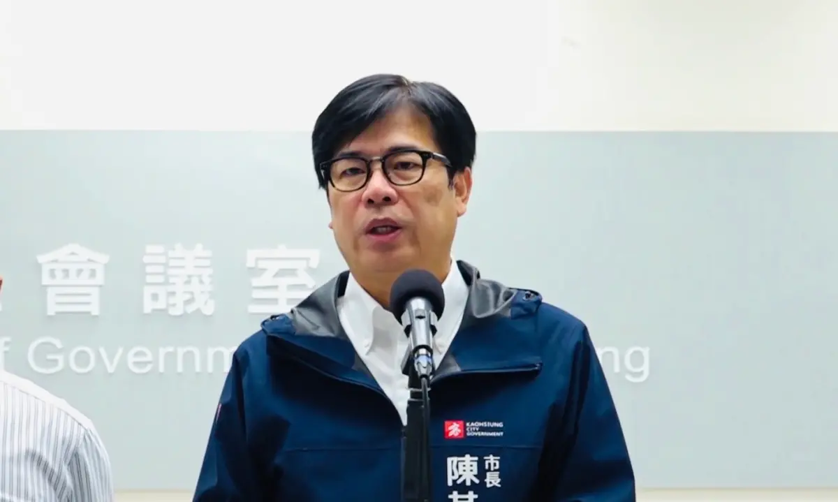 ▲受到颱風外圍環流的影響，高雄出現瞬間強降雨，市長陳其邁表示市政府已經啟動三級開設應變中心。（圖／高雄市府提供）