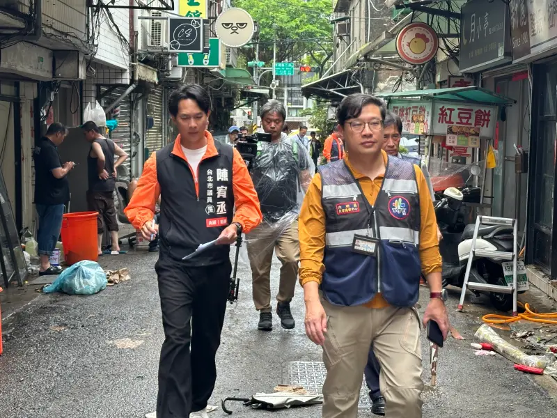 ▲北市議員陳宥丞緊急會勘。(圖/記者張鴻儀攝)