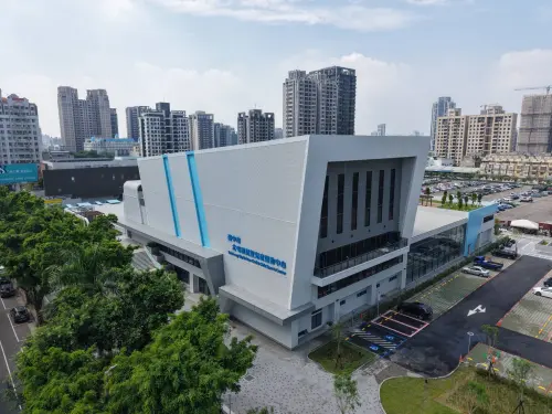 中台灣首座滑冰場　北屯國兒運明起全免費
