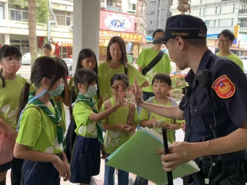 健康派出所結合童軍團活動 引領「小狼」提升自我保護能力