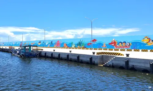 ▲高雄市政府海洋局所辦理的中芸漁港新漁筏泊區興建工程，經農業部評定為114年農業建設工程優等獎之殊榮，已成為林園地區新的觀光景點。(圖／高雄市政府海洋局提供)
