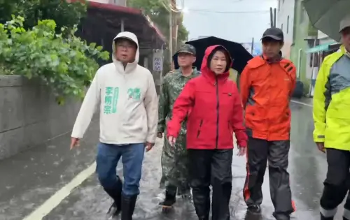 ▲周春米強調，極端氣候已成常態，縣府將進一步檢討防洪及排水系統，尤其是多年未能徹底解決的排水瓶頸，將列為優先改善項目。（圖／翻攝畫面）