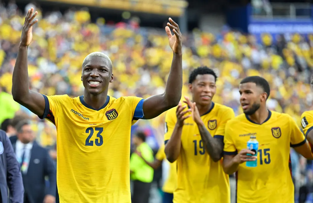 ▲厄瓜多以2：1逆轉擊敗奪冠熱門德國隊，闖進世界盃32強，更成為史上第一支使用「最佳8支第三名」賽制搶下32強淘汰賽門票的球隊。（圖／美聯社／達志影像）
