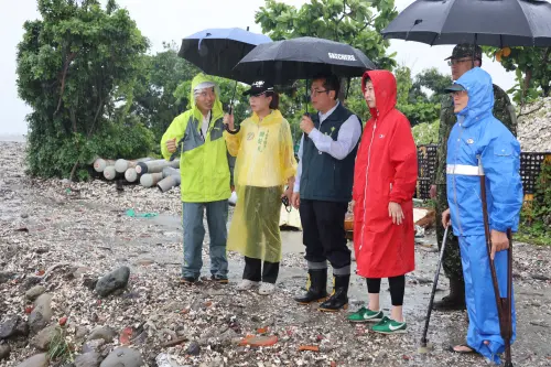 深夜雨彈狂炸台南！全市緊急停班停課　黃偉哲急視察蘆竹溝抽水站