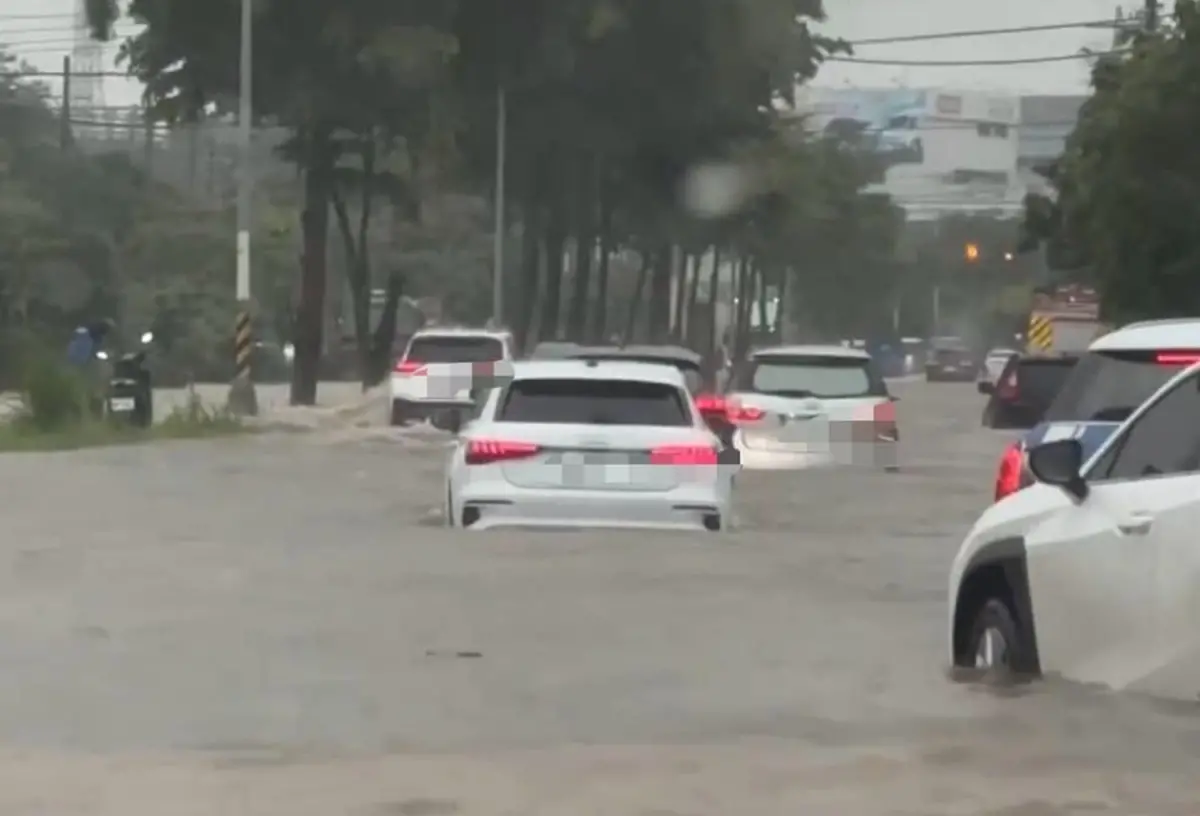 ▲新竹縣遭遇強烈降雨侵襲造成2人死亡，縣長楊文科的防災決策遭外界質疑，王婉諭直言這兩條人命本該可以避免的。（圖／吳旭智新竹縣議員臉書）
