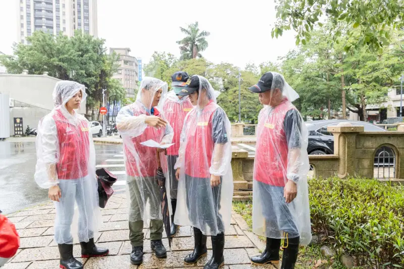    ▲考量午後仍有持續降雨的可能，新竹市今（26）日中午12時起停止上班、停止上課。（圖／新竹市府提供）  