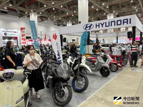 ▲台中國際新車大展涵括了四輪新車、二輪重機與汽車用品等多元展區，堪稱是中台灣歷來最大規模。（圖／記者金武鳳攝，2026.6.26)