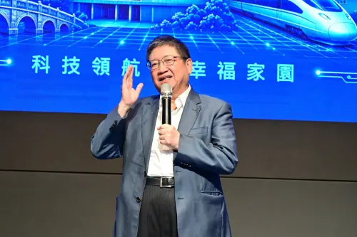 惹火新竹人！楊文科停班停課慢半拍　他吐槽：提早退休了嗎