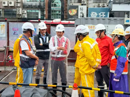 檢視防汛與工地安全　吳嘉昌視察高捷黃線工區