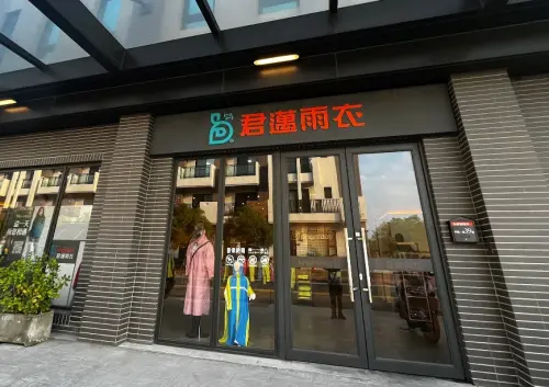▲君邁雨衣BrightDay在設計雨衣方面，最首要考量的就是「防雨功能」以及「耐用性」，並強調產品不僅限防雨，還可以當作戶外服飾使用，跟知名雨衣品牌Outperform（奧德蒙）還是兄弟品牌。（圖/Google評價）