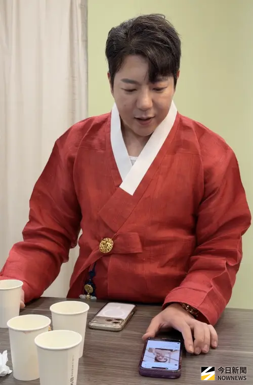 ▲尹大滿一看到蔡依林的照片，說她受到很多粉絲的喜愛跟支持，今晚會拿獎，但沒細講是什麼獎項。（圖／記者陳雅蘭攝）