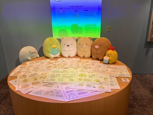 ▲角落小夥伴展區設有互動體驗空間，介紹角色設定與故事，吸引大小朋友駐足欣賞。（圖／記者林若瑋攝）