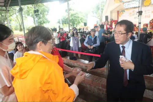 ▲黃偉哲除期盼將臺灣芒果推向更多歐洲市場，邀請全國民眾走進臺南，品嚐最鮮甜的夏日滋味。(圖／南市府提供)