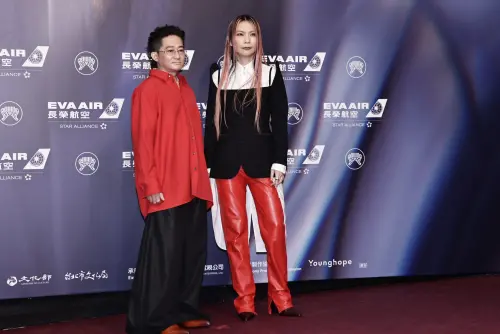 ▲Tizzy Bac以紅黑搭配，主唱陳惠婷的紅色褲子超鮮豔。（圖／NOWNEWS攝影中心）