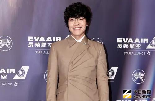 金曲漏網鏡頭！盧廣仲座位旁全空　本人笑問：為何上廁所都不揪？