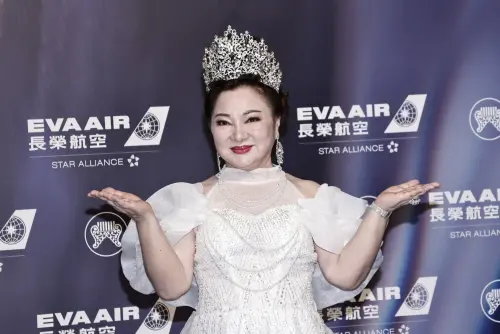 白冰冰爭首座台語歌后！手戴12克拉鑽戒　大秀嫩白美背行頭破千萬