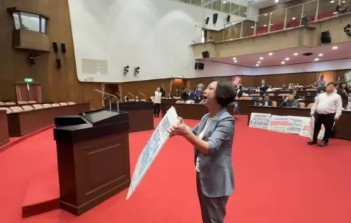 六鞠躬後全面開戰！藍批綠友友搶無人機　綠嗆江啟臣封殺台中未來