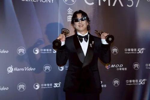 蕭煌奇雙喜臨門！封台語歌王再奪最佳台語專輯　不忘宣傳演唱會