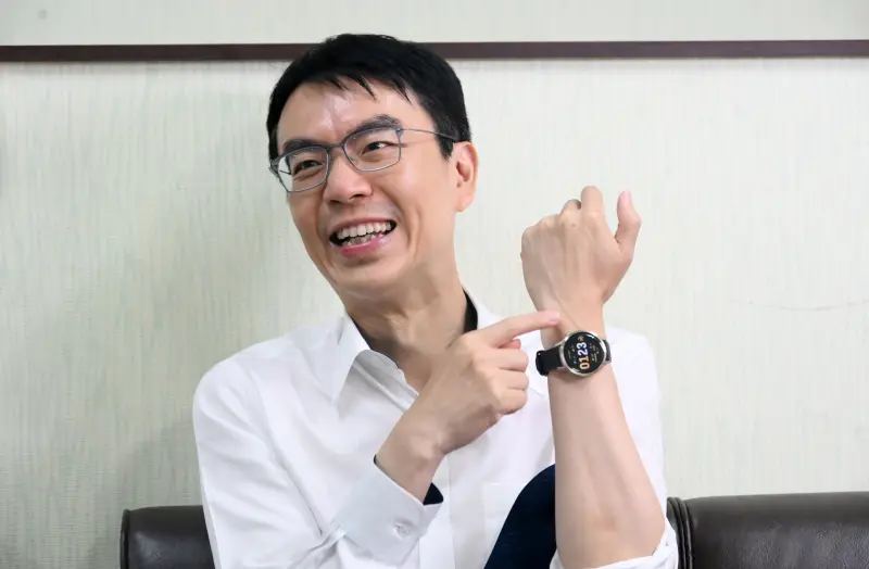 ▲許淑華稱讚對手温世政不像政治人物,「是一個很可愛的人」。(圖/記者林調遜攝,2026.07.01)
