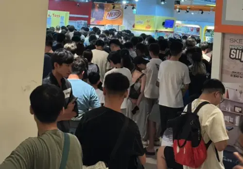 比跨年還扯！戰鬥陀螺開賣「人潮擠爆宜蘭新月廣場」　急改抽籤制