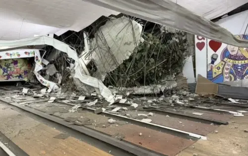 圓山保齡球館遭巨石砸穿！鋼筋外露、水泥塊四散　蔣萬安回應了