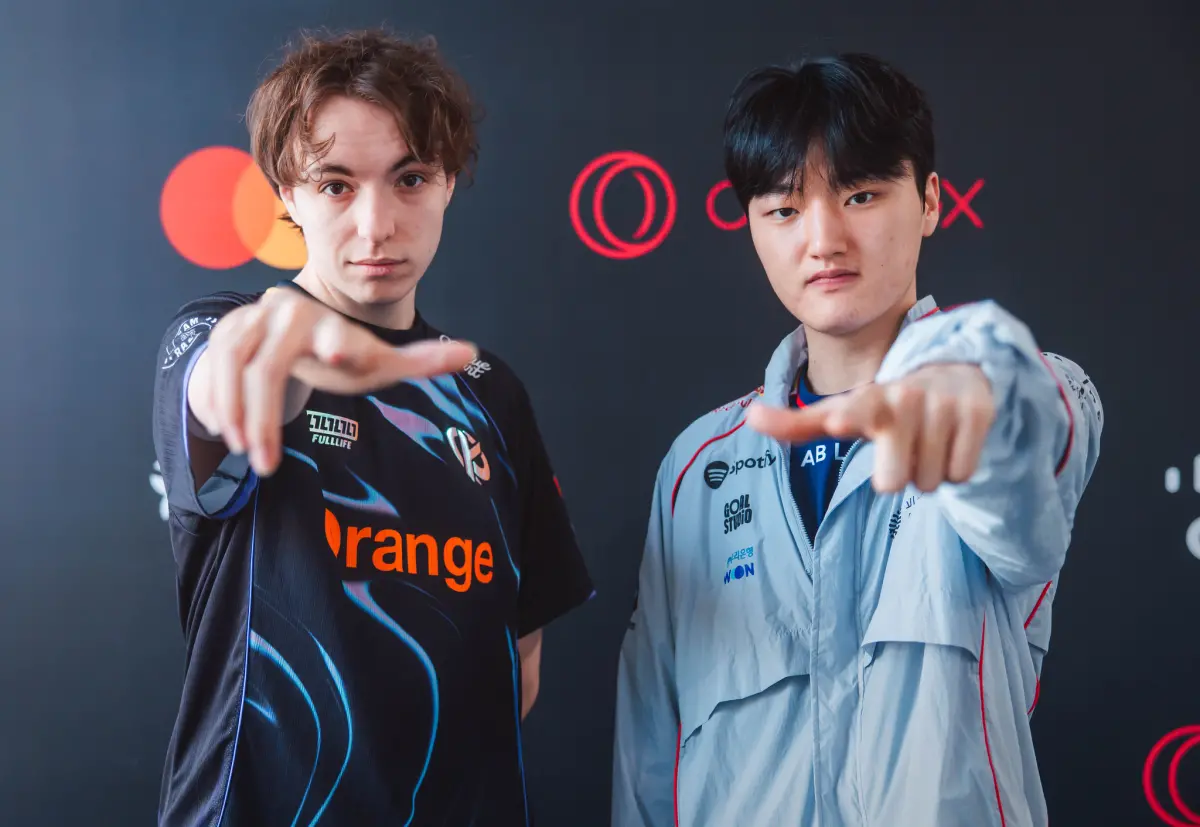 ▲T1下路AD Peyz（右）表現完勝對手LC的Caliste（左）。（圖／lolesports flickr）