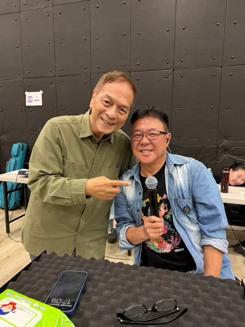 ▲黃瑞豐（左）拿下金曲獎「演奏類最佳專輯製作人獎」，當天因出席姜育恆的演唱會，未現身領獎。（圖／黃瑞豐臉書）