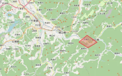 ▲氣象署針對新竹縣油羅溪(雞油樹下區域)發布災防告警，持續時間至18時59分；此區域已有暴雨或有暴雨發生的機率，留意溪水暴漲並儘速遠離溪流。（圖／中央氣象署）