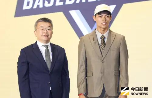 ▲中信兄弟首輪選進來自金門、高苑工商出身的游擊手許書誠，身材條件出色且具備中線守備潛力，被視為球隊提前布局未來游擊戰力的重要養成人選。（圖／記者朱永強攝,2026.6.29）