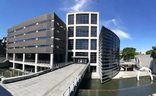 ▲鶯歌陶瓷博物館除了是陶瓷藝術的展示空間外，建築物本身即是一座空間藝術作品。（圖／翻攝鶯歌陶瓷博物館臉書）