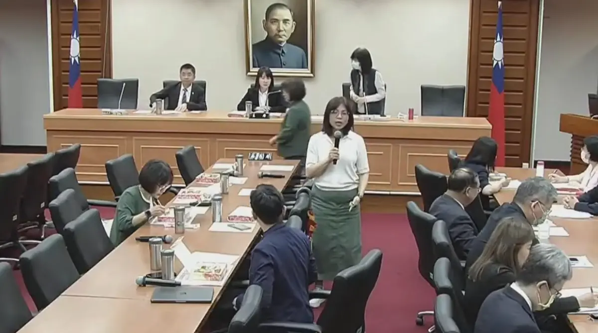 ▲民進黨立委林淑芬26日到立法院開會，抱怨便當窮酸難吃。（圖／翻攝畫面）
