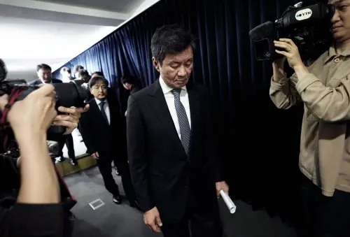 世界盃災難級出局！韓國隊慘遭球迷羞辱：足協主席被丟「狗飼料」