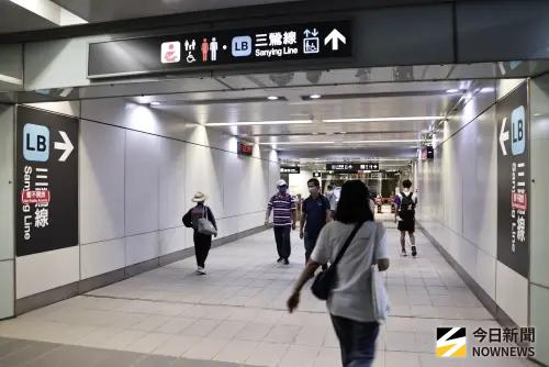 ▲三鶯線一直到 8 月 31 日期間全線免費搭乘，由頂埔站搭到終點鶯桃福德站通通 0 元。（圖／記者吳翊緁攝）