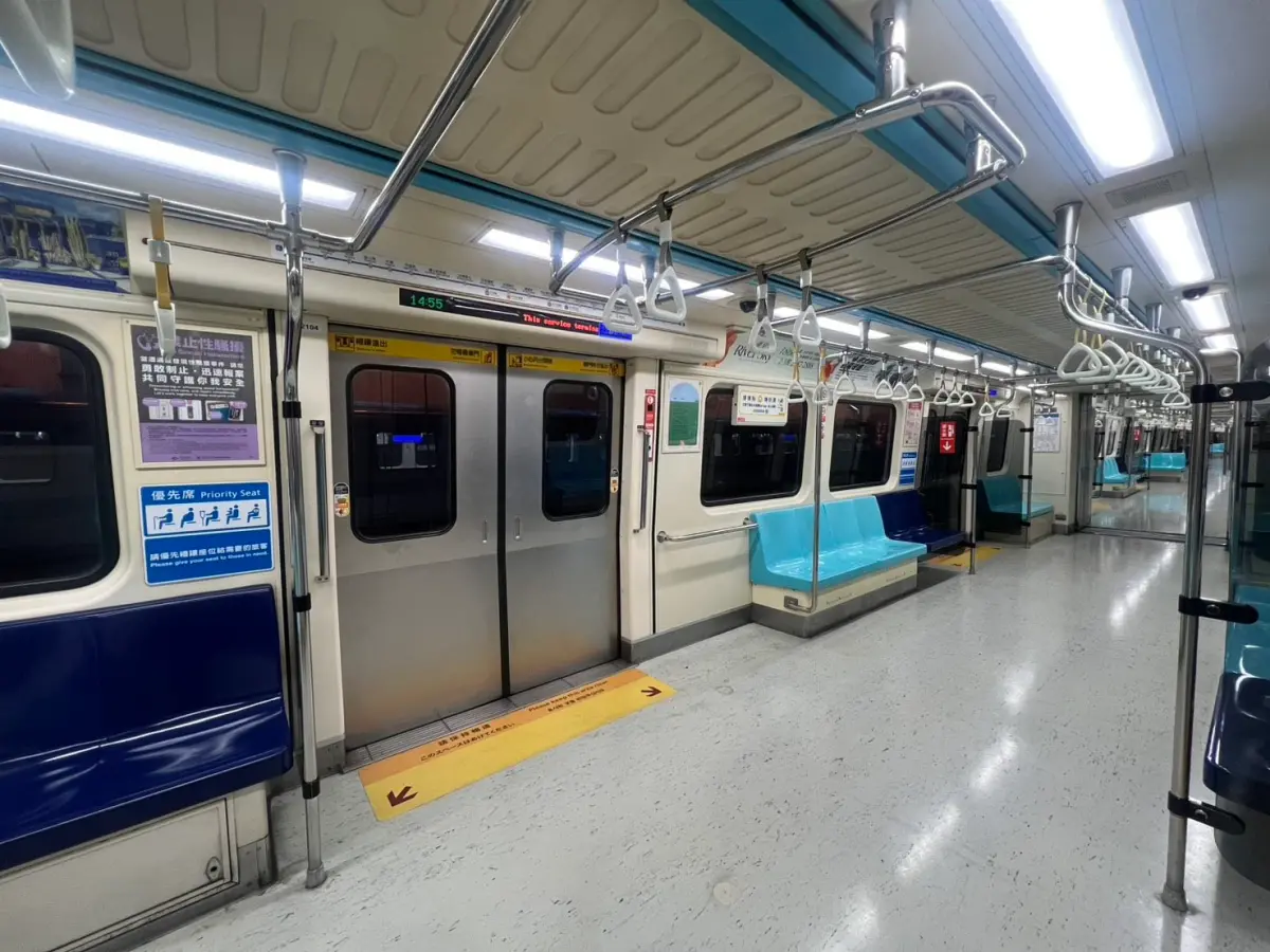 ▲北捷進行空間優化，陸續移除車門中央立柱。（圖／台北捷運公司）