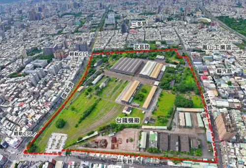 ▲台鐵高雄機廠舊工廠位在高雄苓雅、鳳山區交界。（圖／高雄市都市發展局官網）