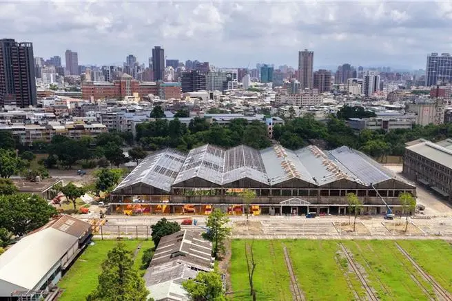 ▲台鐵高雄機廠舊工廠改建的兒童樂園，將於8月8日正式開幕，預計將成為全台最大室內兒童遊樂園。（圖／高雄市都市發展局官網）
