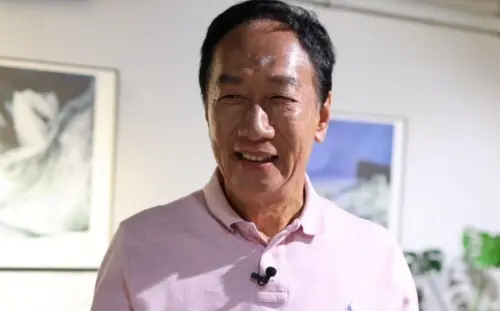 郭台銘出手有多大方？打高爾夫一桿進洞　當場掏50萬現金給她
