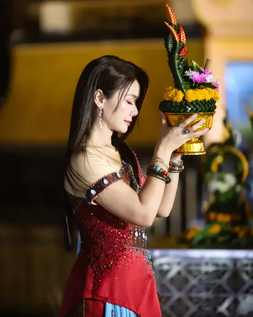 ▲泰國女歌手Tai Orathai﻿獻唱還願（圖／截自歌手臉書）