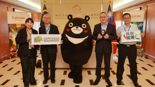 ▲高市府農業局拜會駐馬來西亞台北經濟文化辦事處，攜手推廣高雄農村旅遊品牌，共同拓展東南亞觀光市場。（圖／高市府農業局提供）