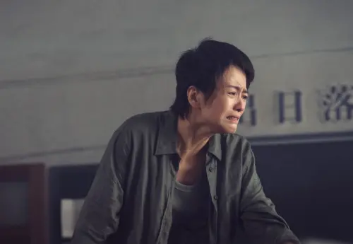 ▲梁詠琪在劇中希望女兒不要走她的後路，卻沒想過女兒真正想要的是什麼。（圖／奇蹟映畫所）