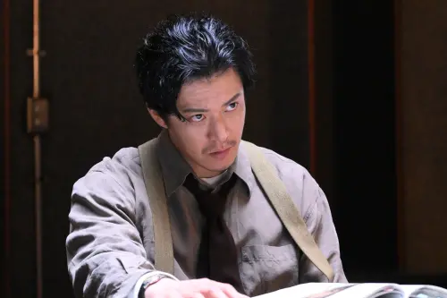 《氣體人一號》導演想躲後面偷看小栗旬　本人怕爆「不可以色色」