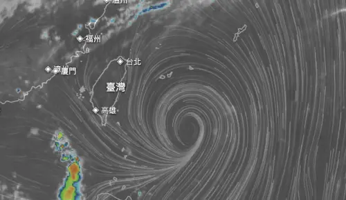 ▲下周三過後，由 TD10 增強的颱風，將會來到台灣東南方附近的海面，路徑可能造成威脅。（圖／翻攝NCDR）