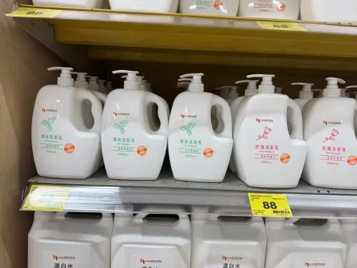 ▲UNIDESIGN洗髮乳／沐浴乳／薰衣草、玫瑰、薄荷，2000毫升88元。（圖／記者鍾怡婷攝）